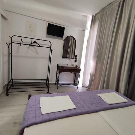 Lions 2 Studios & Apartments, Poros Island. Poros Town Exteriör bild