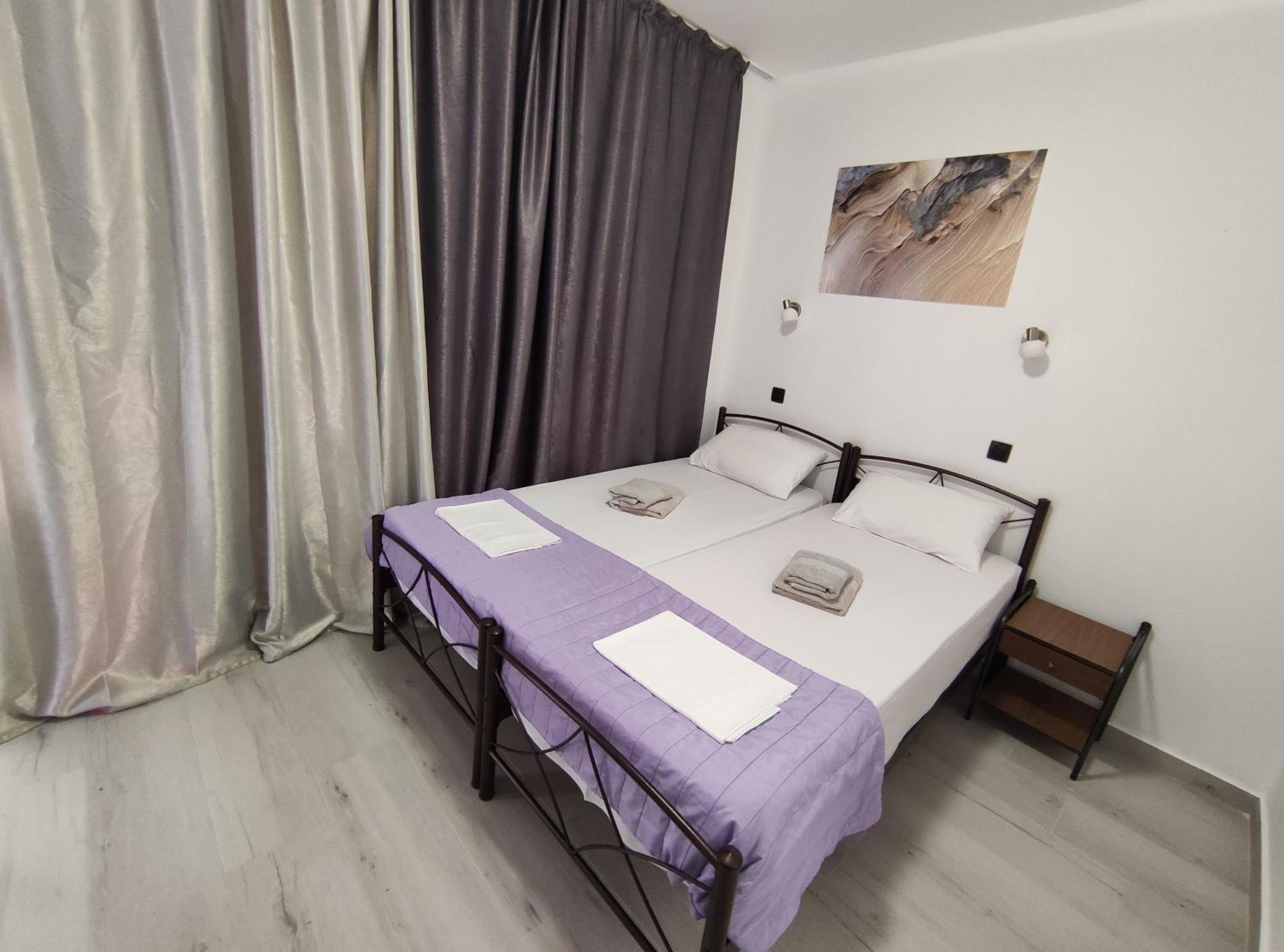 Lions 2 Studios & Apartments, Poros Island. Poros Town Exteriör bild