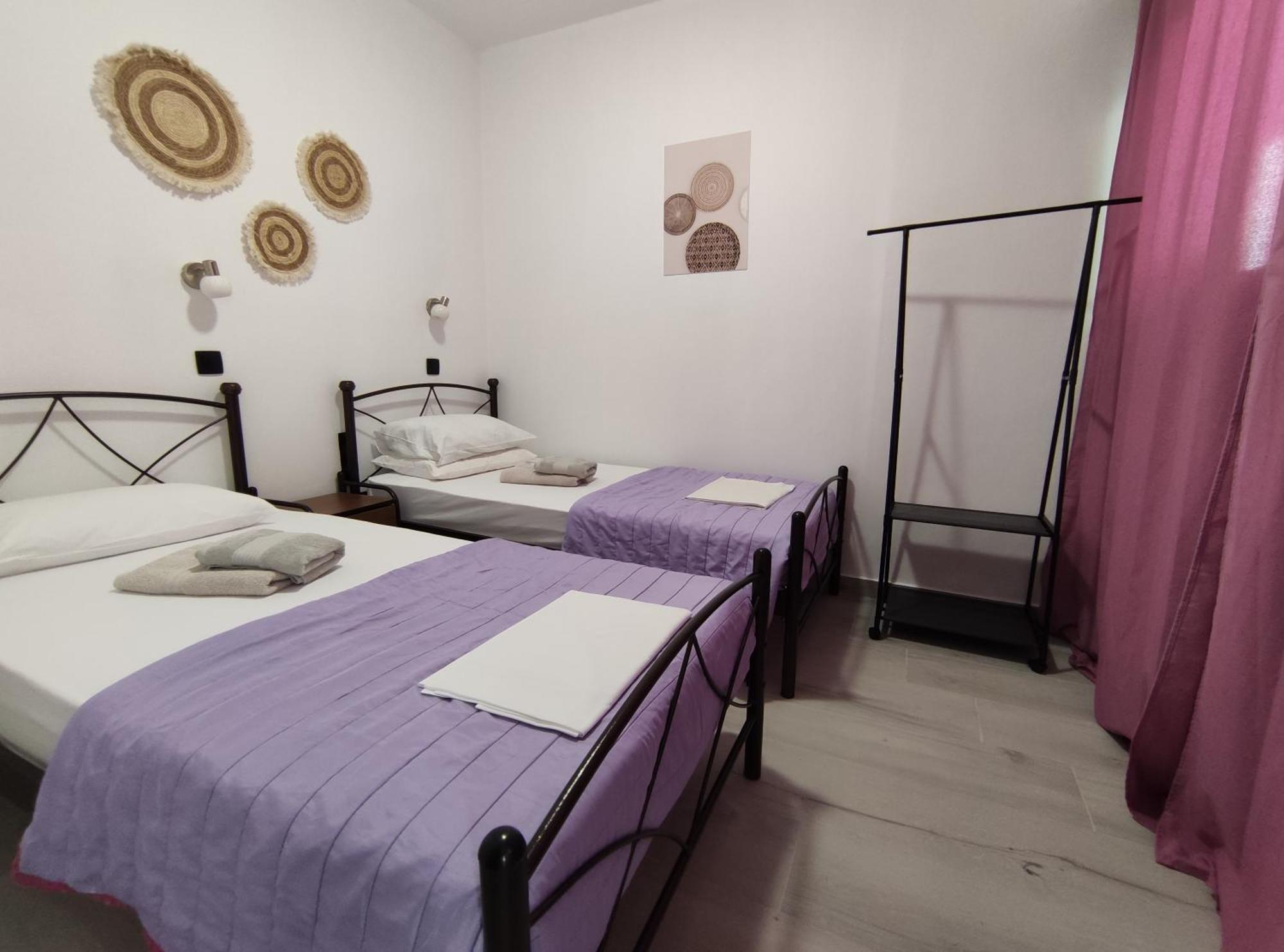 Lions 2 Studios & Apartments, Poros Island. Poros Town Exteriör bild