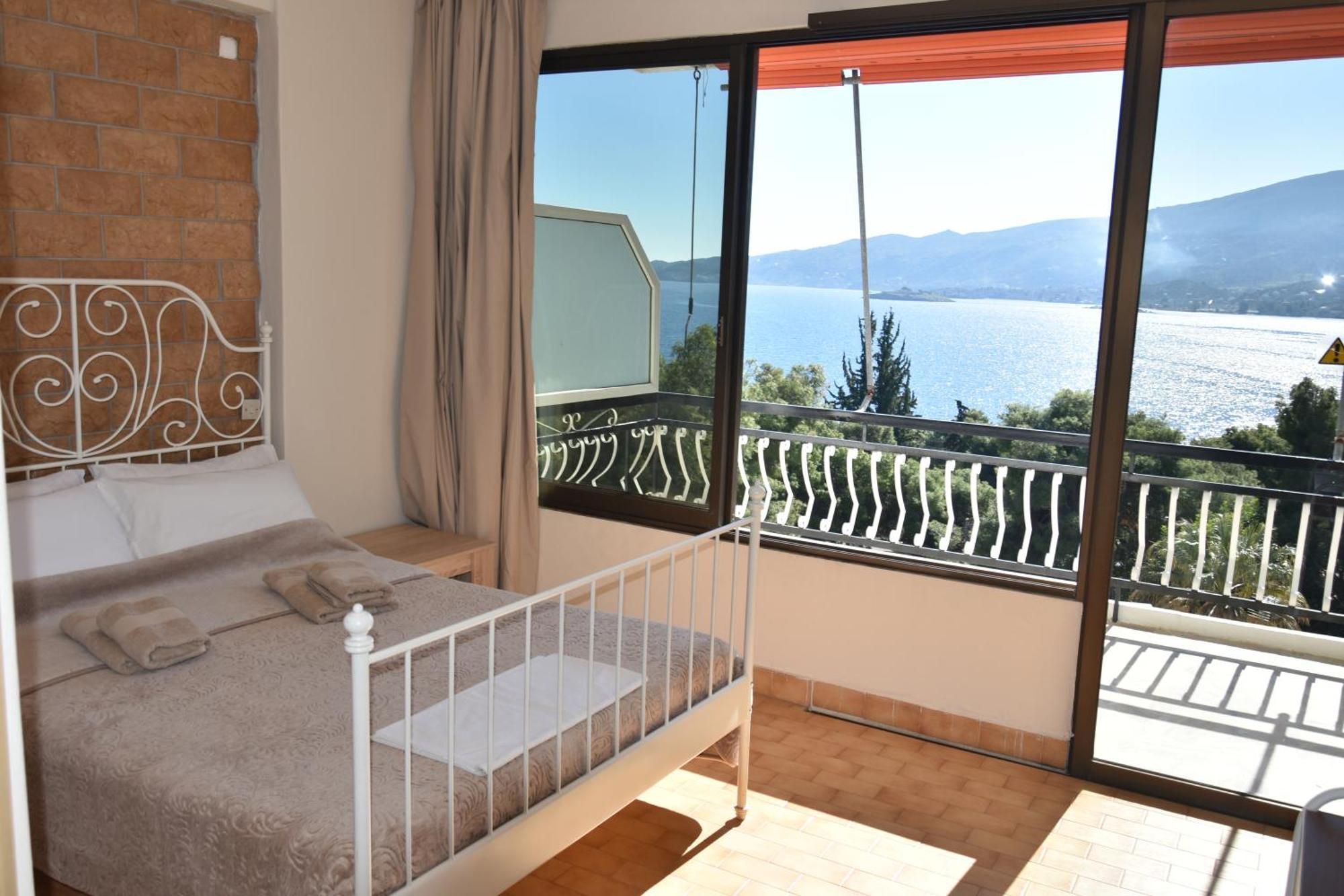 Lions 2 Studios & Apartments, Poros Island. Poros Town Exteriör bild