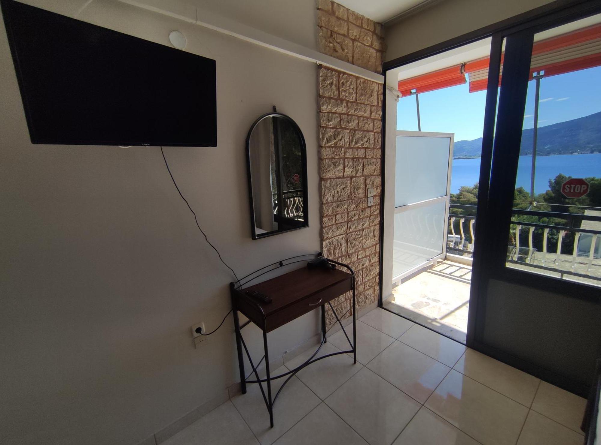 Lions 2 Studios & Apartments, Poros Island. Poros Town Exteriör bild