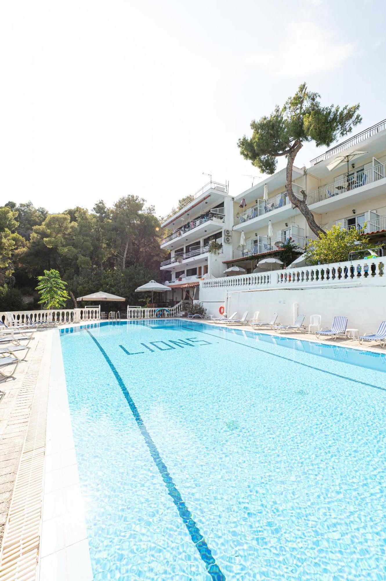 Lions 2 Studios & Apartments, Poros Island. Poros Town Exteriör bild