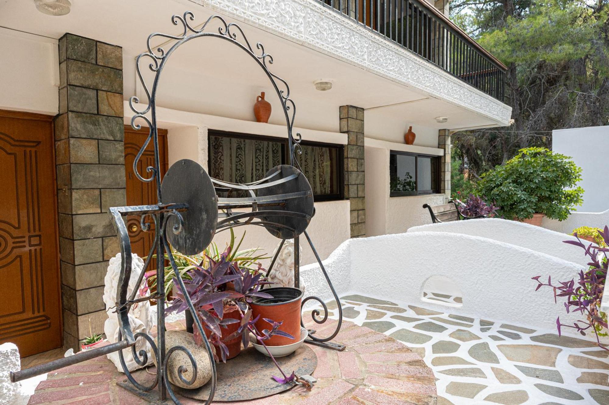 Lions 2 Studios & Apartments, Poros Island. Poros Town Exteriör bild