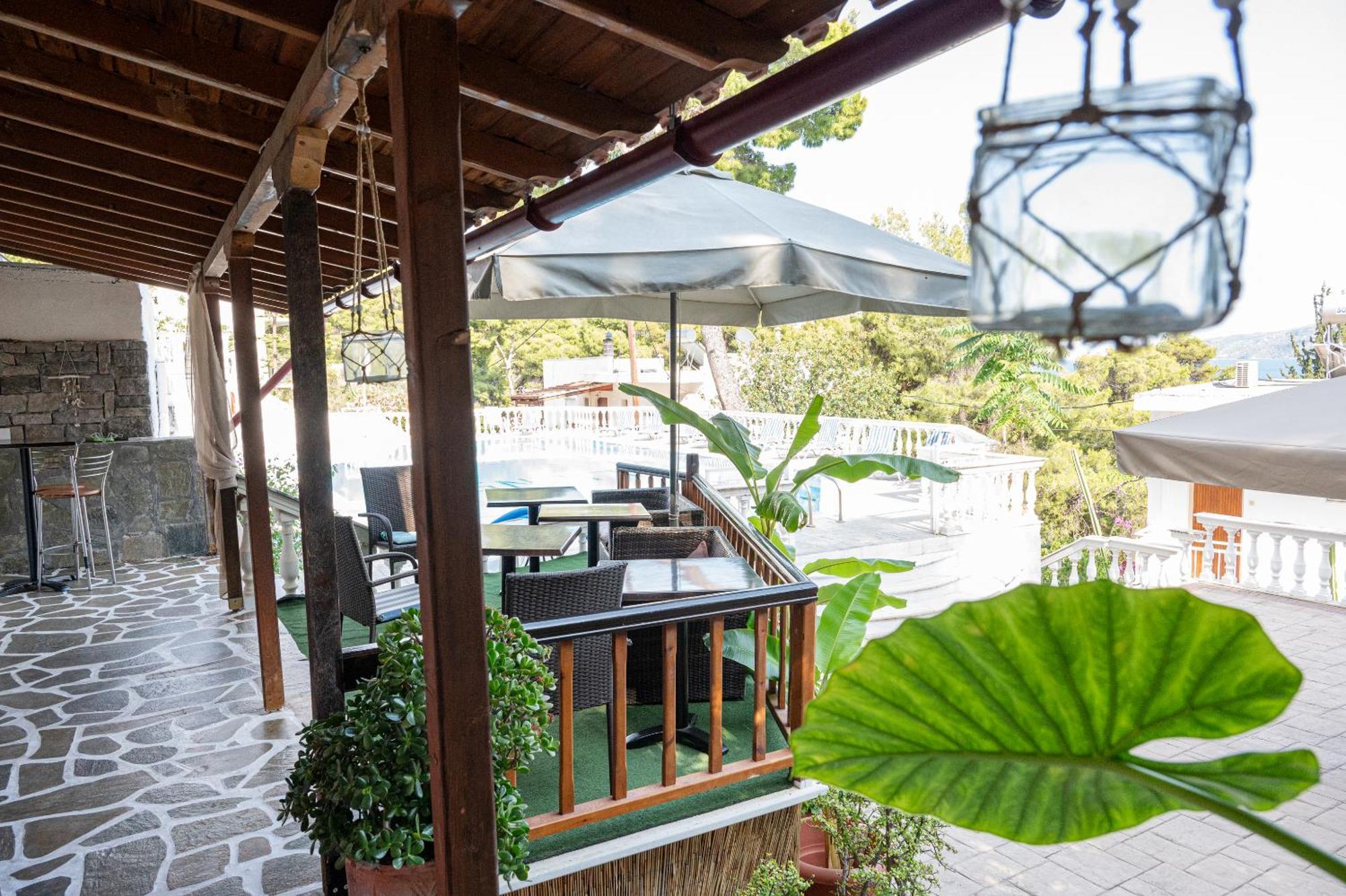 Lions 2 Studios & Apartments, Poros Island. Poros Town Exteriör bild