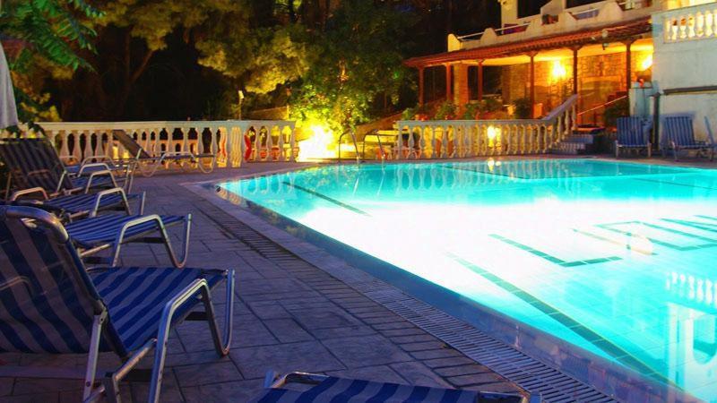 Lions 2 Studios & Apartments, Poros Island. Poros Town Exteriör bild